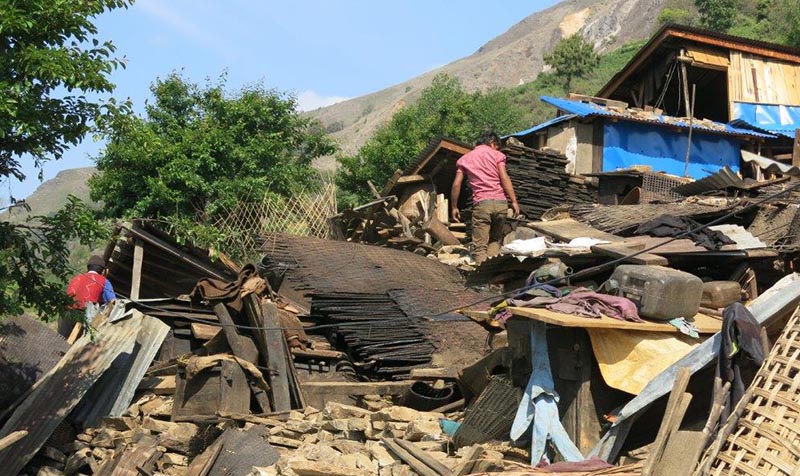 village de Gonge au Népal détruit par le séisme de 2015