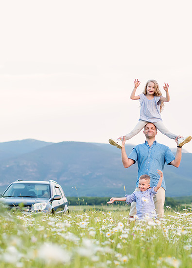 Famille avec une voiture Famille avec une voiture